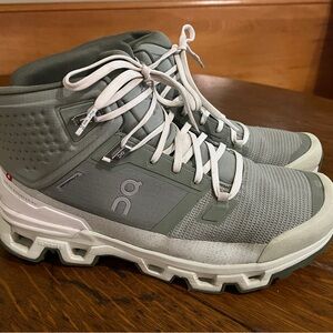 On  Cloudrock 2 Trekkers Sneakers Waterproof EU 44 Mens 10 Womens 12